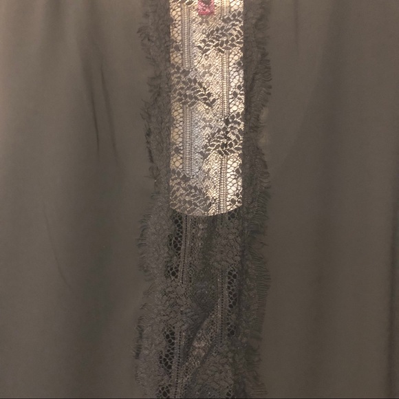 Vince Camuto Black and Lace Blouse - Picture 4 of 5